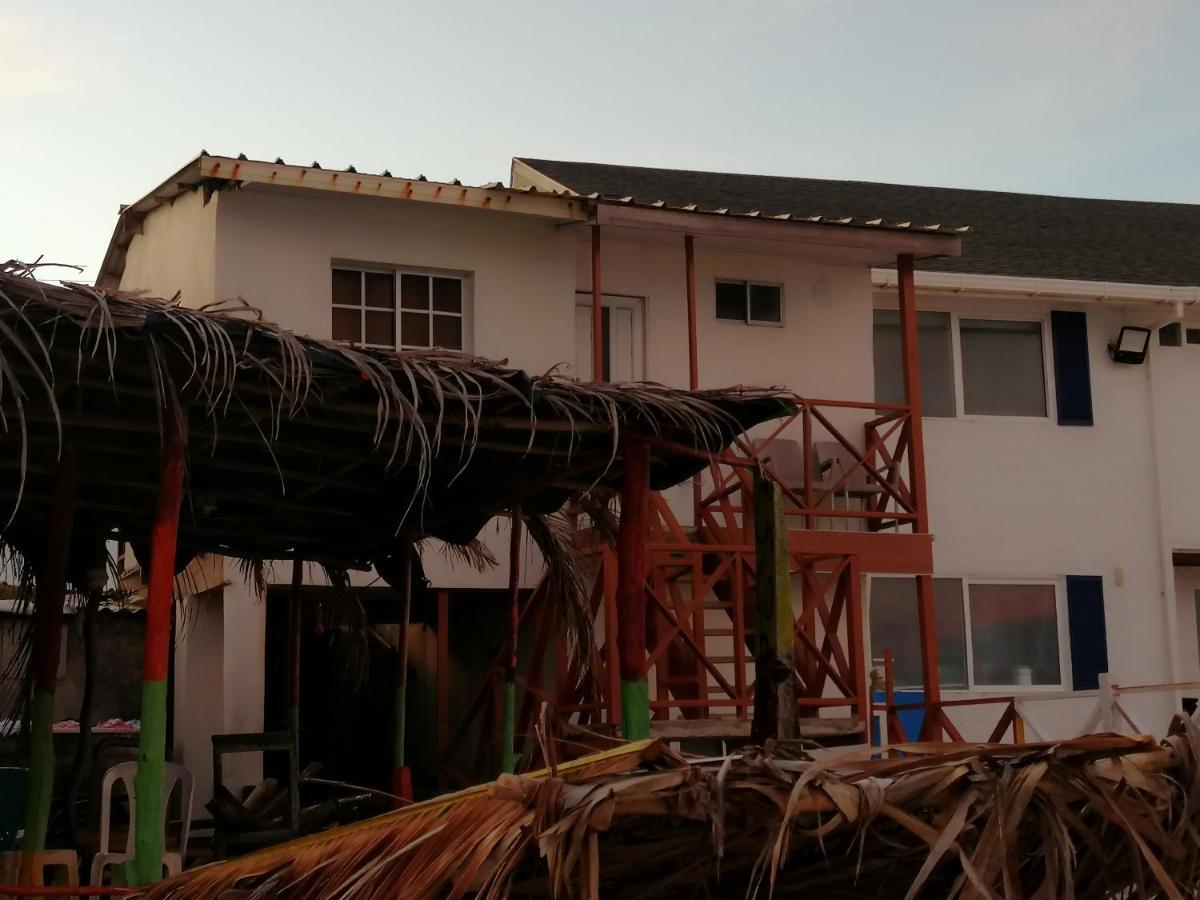 ホテル Miss Bassy'S Lodging San Andrés エクステリア 写真