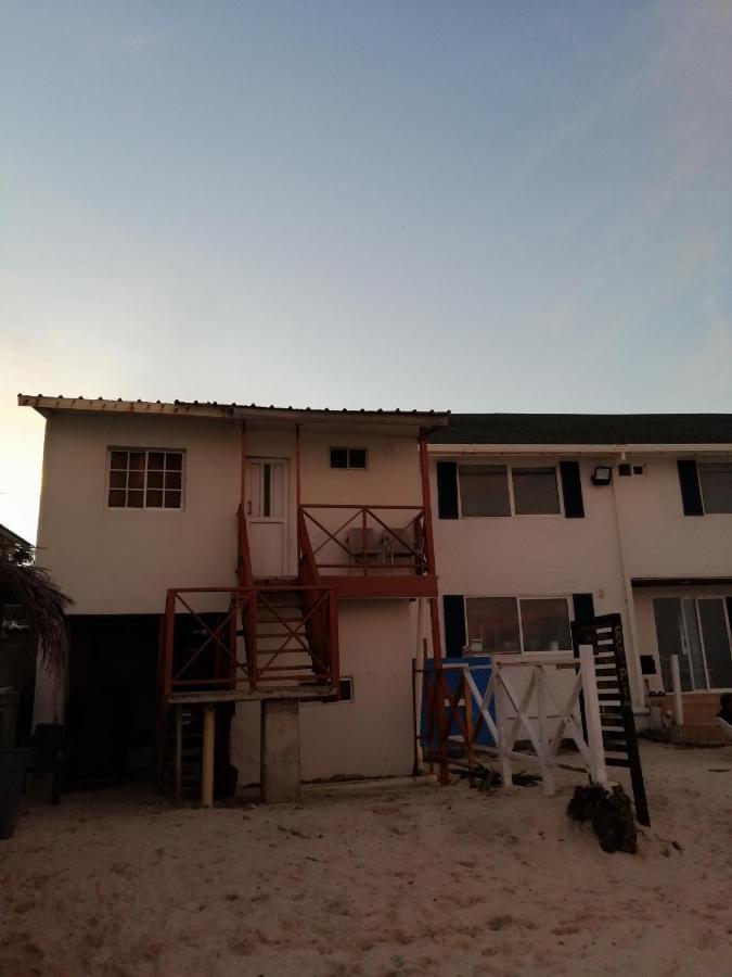 ホテル Miss Bassy'S Lodging San Andrés エクステリア 写真