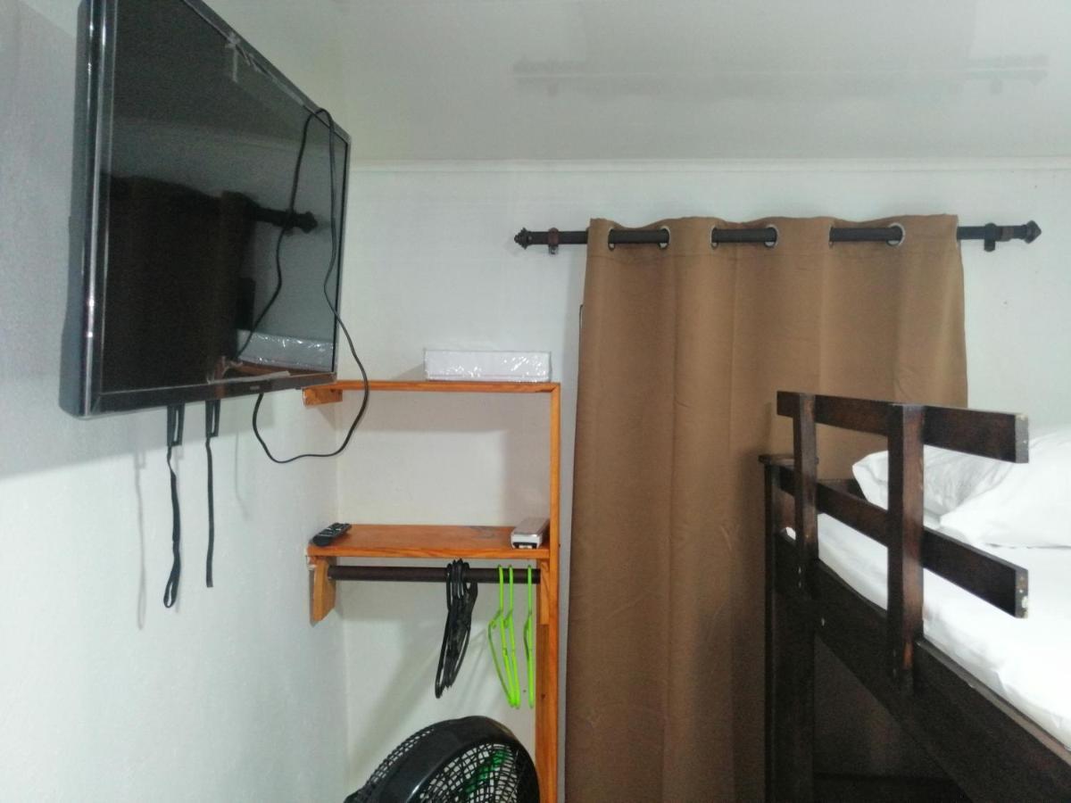ホテル Miss Bassy'S Lodging San Andrés エクステリア 写真